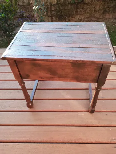 Mesa de madeira medida 53x38
