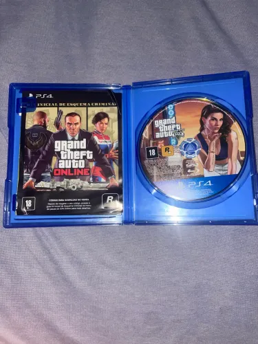 Jogos ps4 god of war e gta 5 premium 