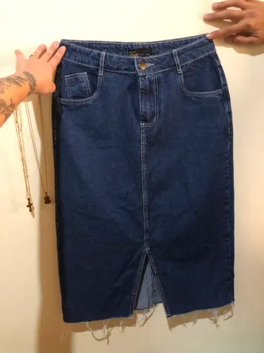 Saia jeans com fenda