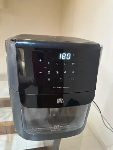 Air Fryer Oven Electrolux Rita Lobo EAF90 12L - Seminova | Com Espeto Giratório Inox + Kit