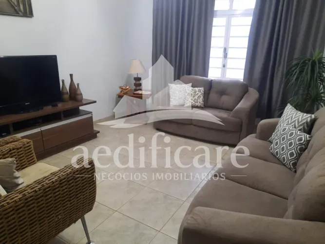 Casa para Venda em Rio Claro, Santa Cruz, 3 dormitórios, 1 suíte, 2 banheiros, 2 vagas