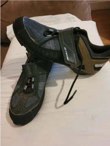 Sapatilha feminina de Spinning, Btwin Decathlon numero 35, excelente estado,