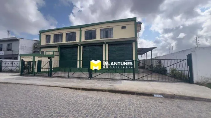 Galpão para Locação com 828m² em Caxangá Recife, com docas