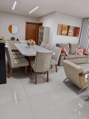 Mesa de Jantar com 8 cadeiras  PASSOS MG