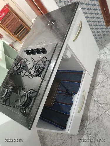 Cooktop com móvel.