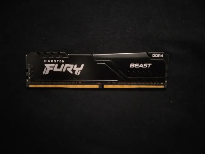 Memória RAM Kingston Fury Beast 8GB DDR4 3200MHz - Excelente Estado