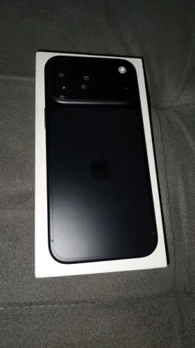 iPhone 18 Pro Max 256gb - um ano de garantia envio Olx pay