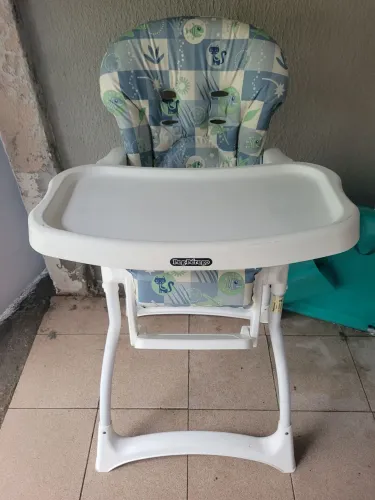Cadeirinha de alimentação 