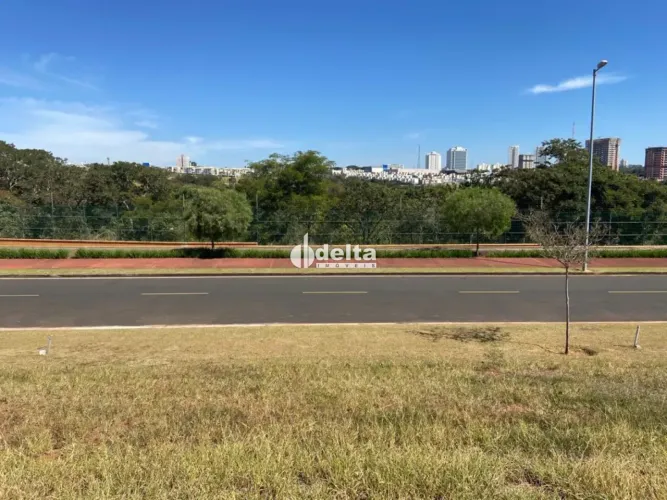 Terreno em condominio Alphaville I disponível para venda no bairro Granja Marileusa em Ube