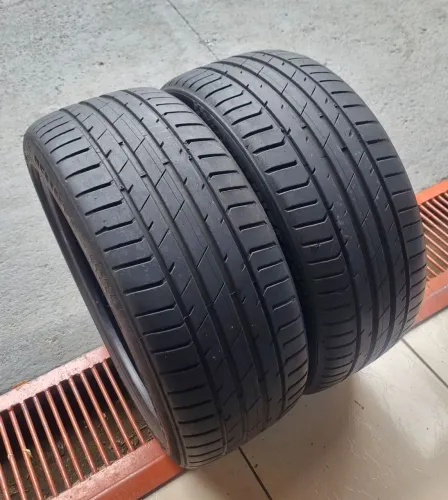 02 Pneus aro 18 Delinte 225/45 - 600,00 leva os 2