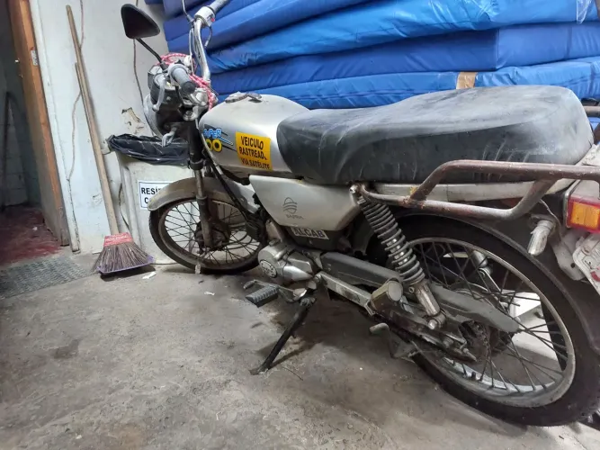 Moto Dafra super 100