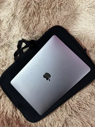 MacBook Air i5 (2019) - Excelente estado!
