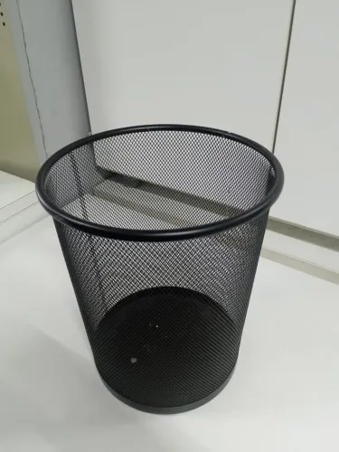 Lixeira de escritório Pequena Preta