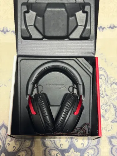 Vendo Headset Hyper X Cloud III com caixa + acessórios + case viagem HyperX