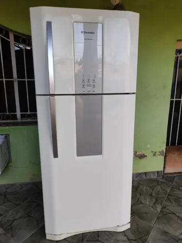 Geladeira Electrolux 556L frost free