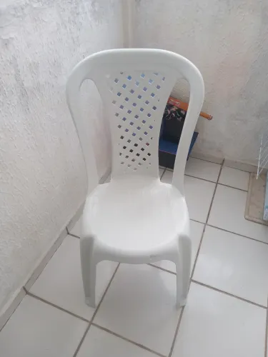 Cadeiras de plástico