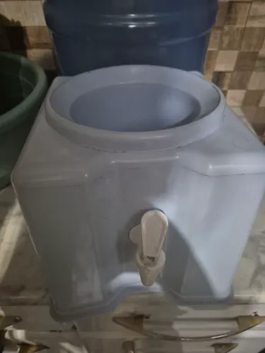 Suporte para galão de água 