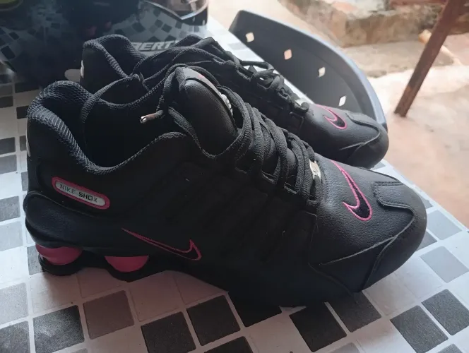 Tênis Nike shox