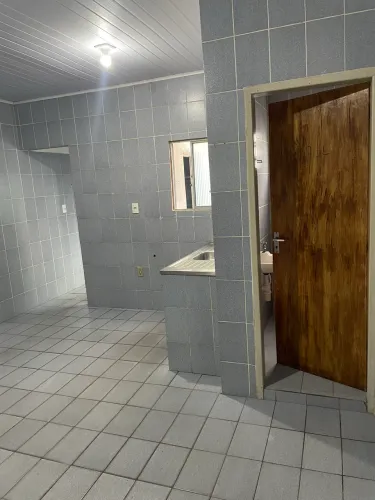 Aluguel de Kitnet em ótima localização .