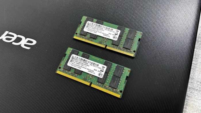memoria ram 16 gb ddr4 sendo ( 8gb + 8gb ) seminova - testada temos 2666 e 3209