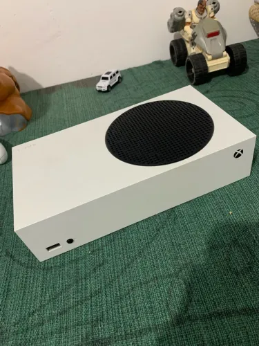Xbox série s pouco usado