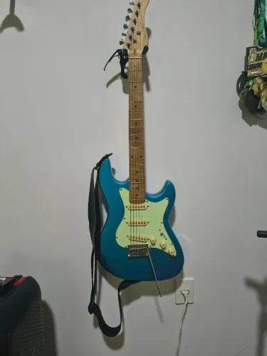 Guitarra strinberg STS-100
