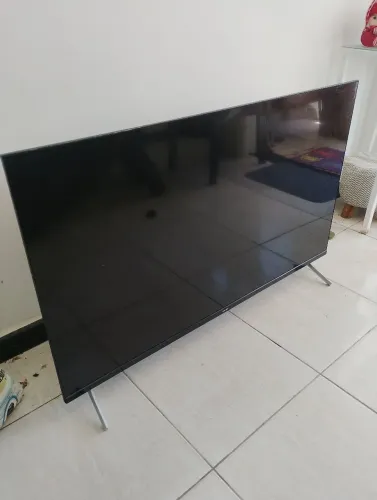 Tv 49 polegadas com avaria R$ 200