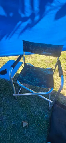 Cadeira dobrável NTK Diretor com mesinha acoplada