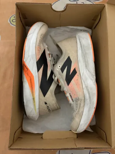 New Balance Rebel V4