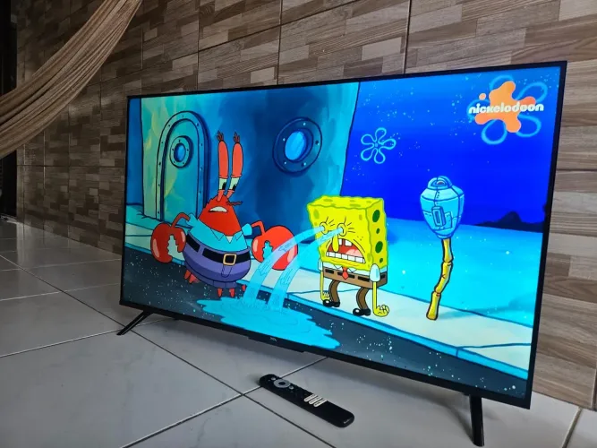 Tv SMART E ANDROID 4K NOVINHA COM NOTA FISCAL E GARANTIA