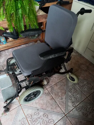 Cadeira de rodas motorizada stand up 