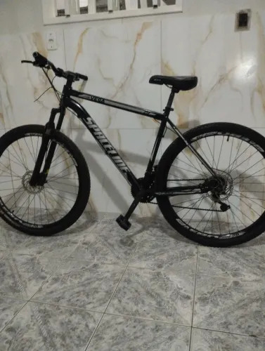 Uma bike aro 29 com documento