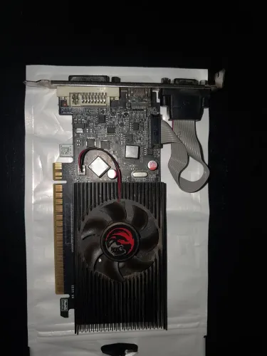 Placa De Vídeo NVIDIA G210 DDR3