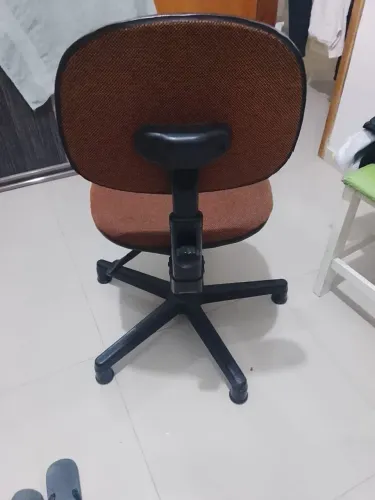 Cadeira de escritório giratória