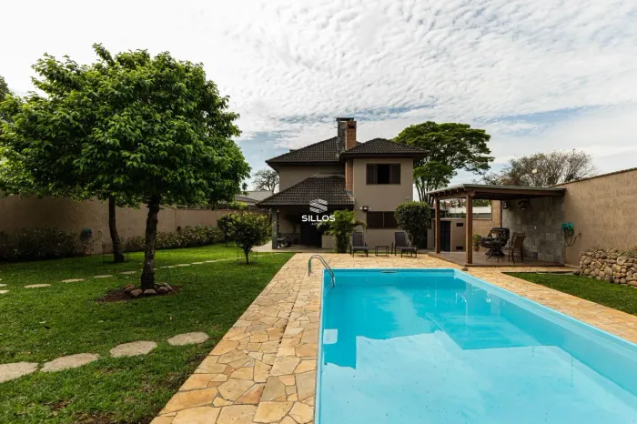 Casa de 5 quartos à venda no Jardim Social em Curitiba