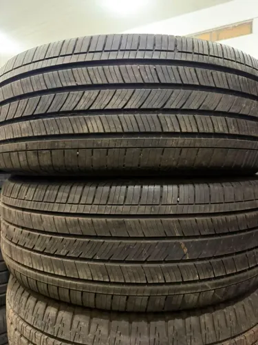 Pneus 255/55/20 marca Michelin semi novo
