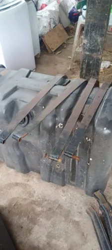 Tanque reserva 1634 com os suportes - ótimo estado