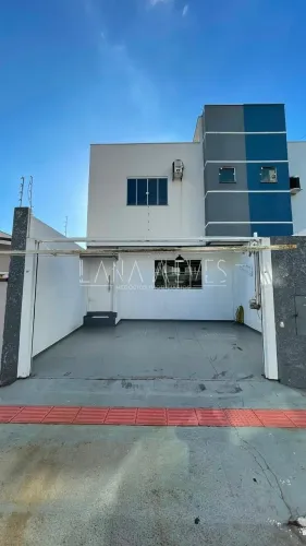 Casa com 3 Quarto(s) e 3 banheiro(s) para Alugar, 230 m² por R$ 4800 / Mês