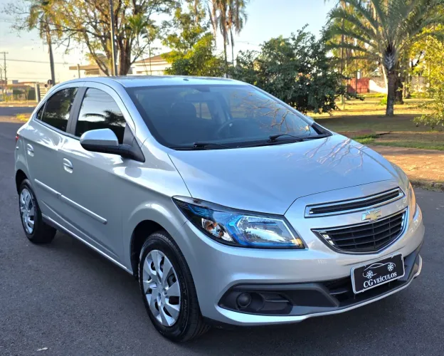 Chevrolet Onix Hatch LT 1.4 8V Flex Power Mec. 4P 2015