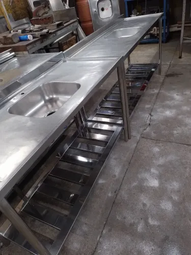 Vendo pia toda inox medida 1.60x60x90 pronta entrega