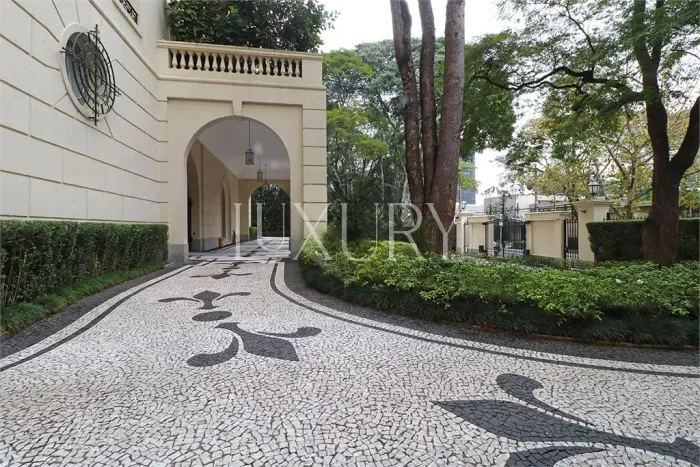 Apartamento para reformar de 750 m² da Adolpho Lindenberg no tradicional Gaiola de Ouro, p