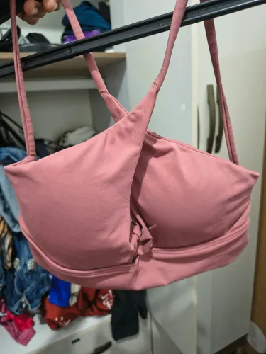 Desapego de roupas novas,que está aqui parado