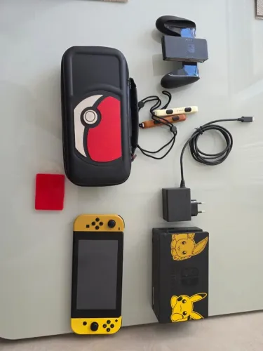 Nintendo Switch Edição Let?s Go Pikachu + Case Pokémon + Película