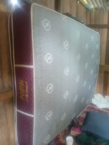 Vendo colchão de casal King em bom perfeito estado