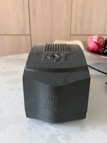 Estabilizador BST 4 Tomadas + Duplo Filtro | Proteja seu PC/TV