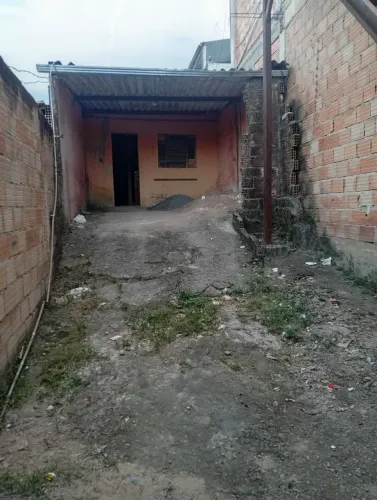 Casa 2 quartos com garagem 95 mil