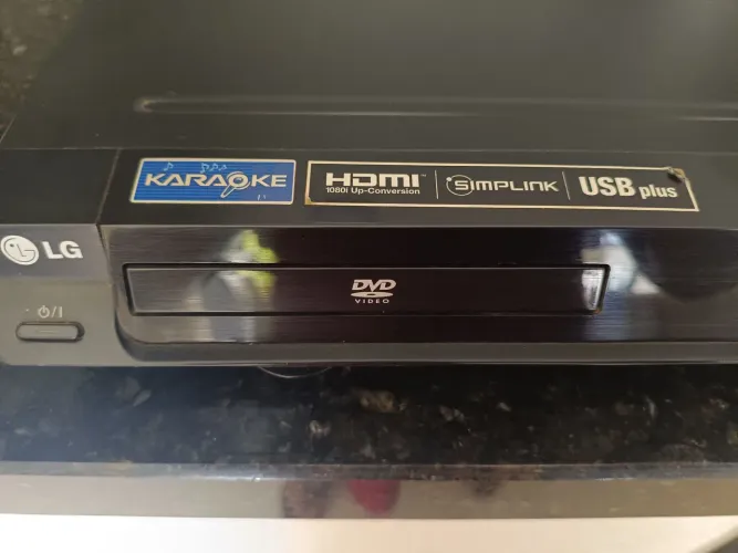 Vendo DVD/KARAOKÊ LG