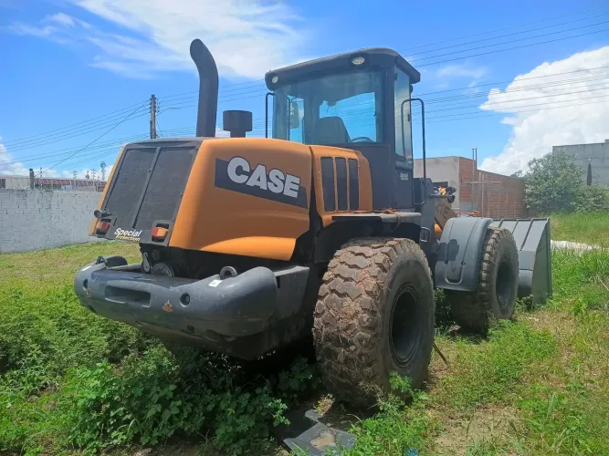 Pa carregadeira case 721