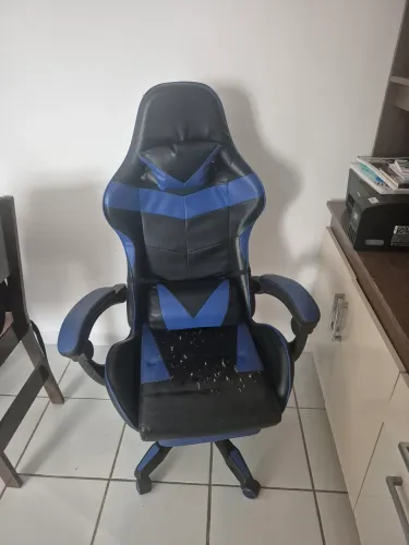 CADEIRA GAMER COMPLETA - seminova com alguns arranhados