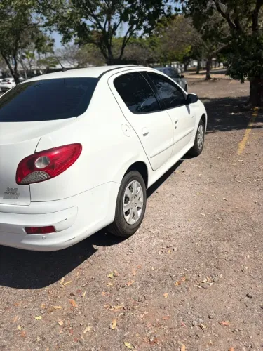 Peugeot 207 Active 1.4 Flex 8V 5P 2014